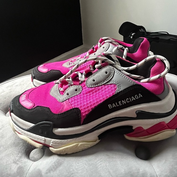 Women’s Balencigas sneakers - Picture 2 of 4